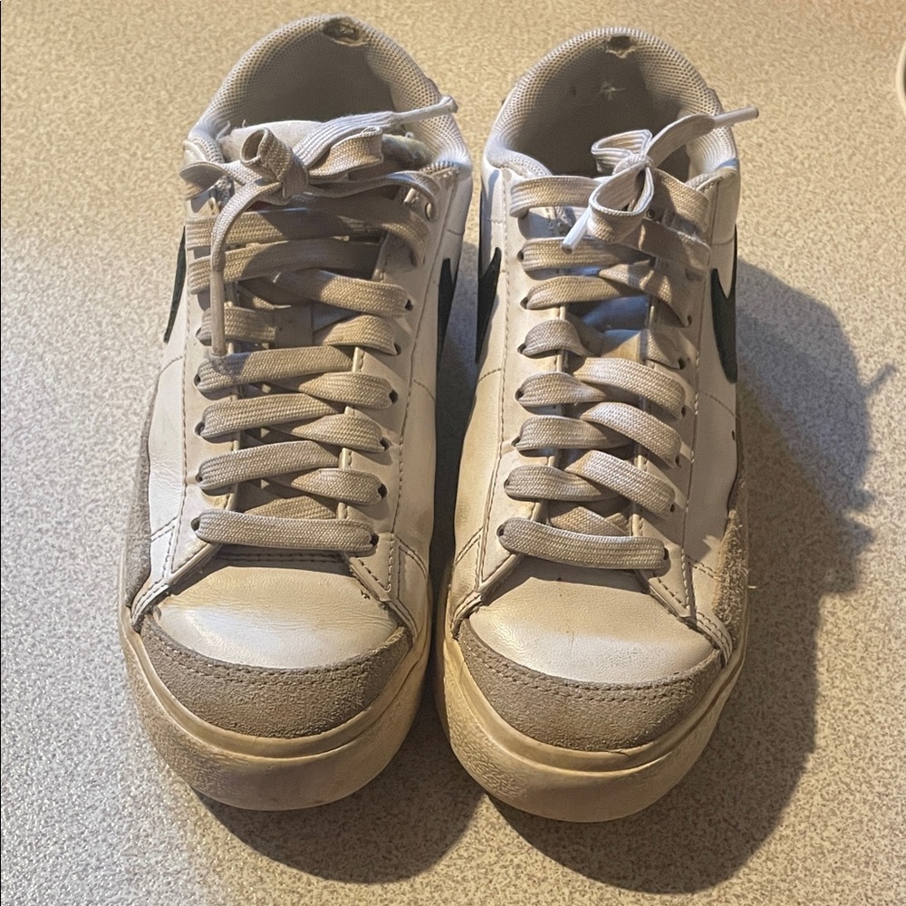 NIKE BLAZERS White and Gray Sneakers